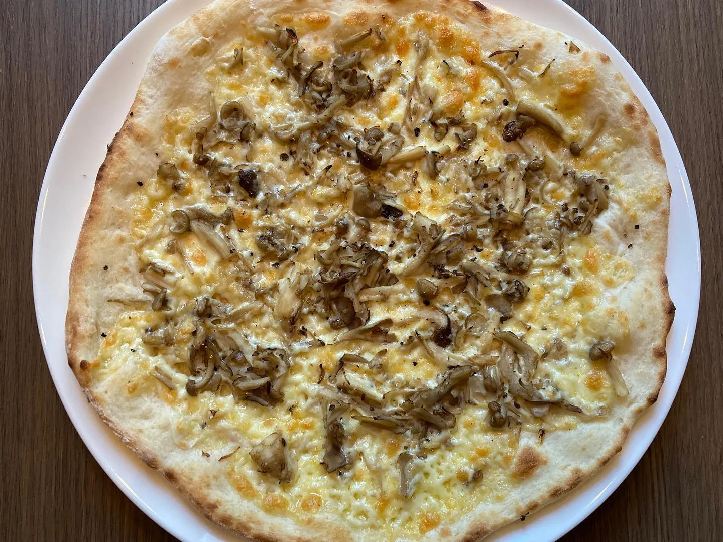 今週のおすすめキノコのピザ@Mashrooms pizza