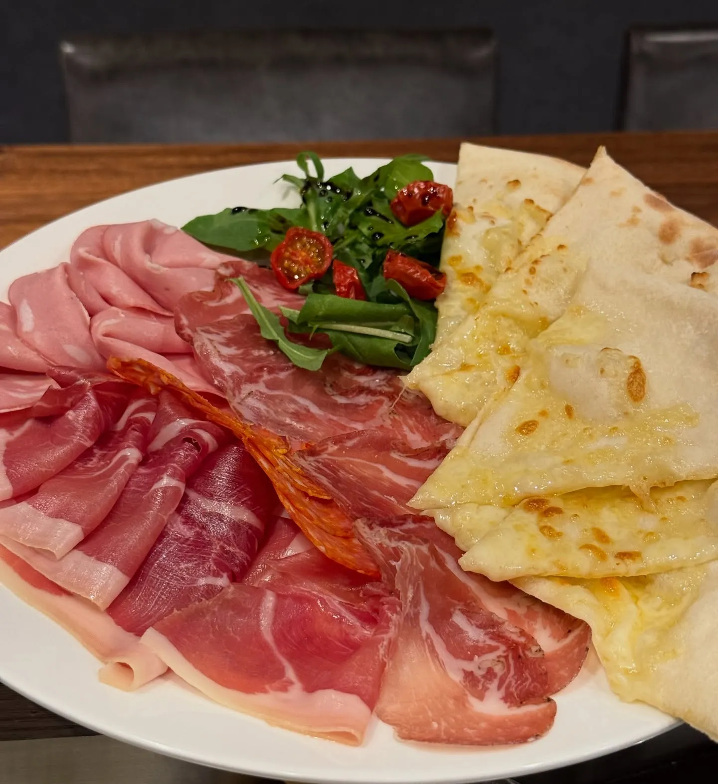 今日もイタリアンバルチャルーダ営業中